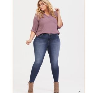 TORRID JEGGING - SUPER STRETCH MEDIUM WASH
